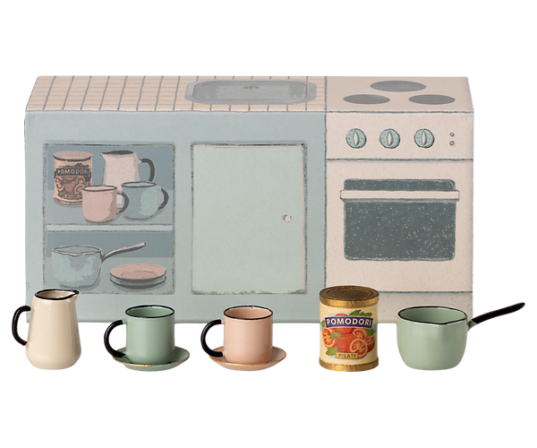 encimera de cocina con utensilios - ratoncitos