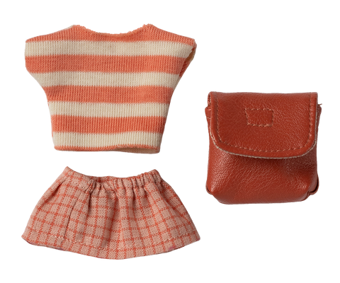 Ropa y mochila coral - hermana mayor