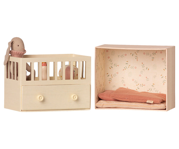 Habitación del bebé - conejita micro rosa